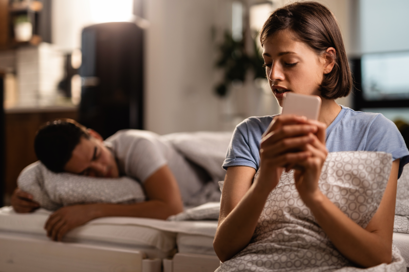 Subes una foto, pones algunos datos, le das a buscar y voilà: descubres que tu pareja te está poniendo los cuernos