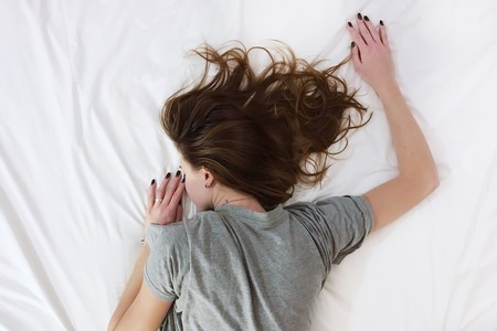 Sudoración nocturna: qué es, por qué aparece y cómo podemos prevenirla