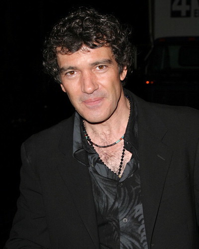 Antonio Banderas no para
