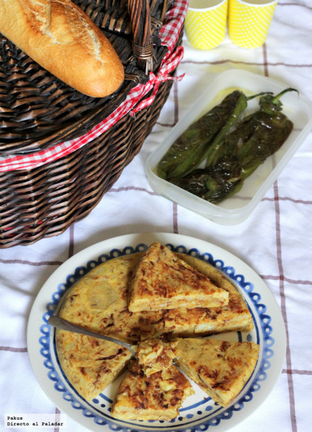 Tortilla de patatas confitadas y cebolla caramelizada para el día de San Isidro