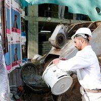 Rafael, albañil: "Ganar 8.000 francos al mes en Suiza es posible, pero trabajar 42 o 45 horas semanales es difícil" 