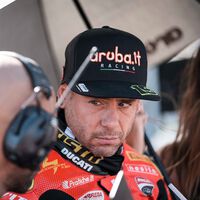 Todos los pilotos de Superbikes firmaron a favor de quitarle los lastres a Álvaro Bautista. Yamaha le ha ordenado a sus pilotos que retiren su apoyo 
