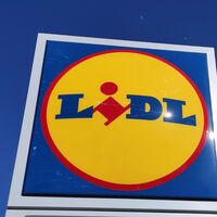 Ha vuelto a Lidl el todo sombrilla de menos de 50 euros y fácil de instalar: ideal para el jardín o la terraza