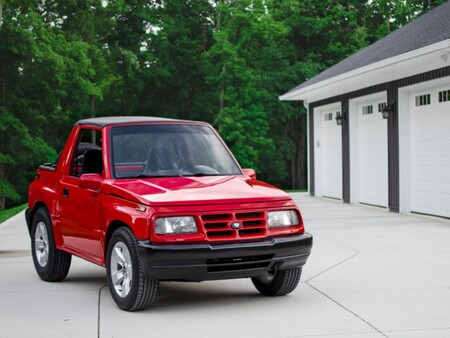 El Chevrolet Tracker 1996 que esconde bajo el cofre un V6 de Camaro con más de 300 hp