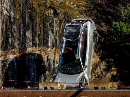 Esta es la razón por la cual Volvo deja caer sus coches desde una altura de 30 metros