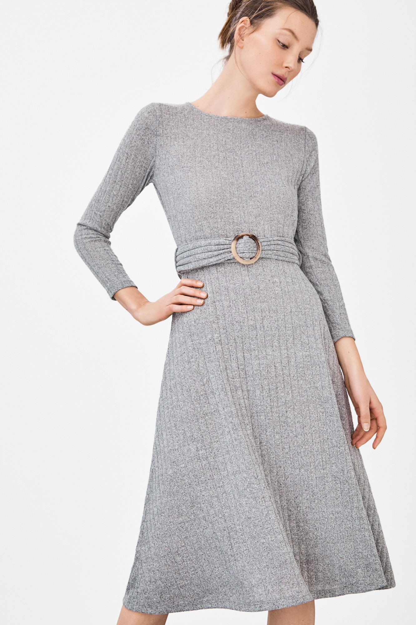 Cortefiel mujer tiene estos 15 vestidos tan bonitos de nueva temporada