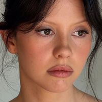 La teoría del lápiz marrón: Solo necesitas un producto para un maquillaje completo y con efecto antiedad