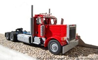 Peterbilt 379 hecho con piezas de LEGO