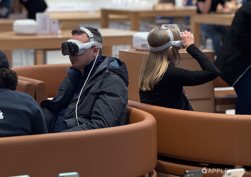 Apple Vision Pro da el primer paso hacia el futuro este mismo año, según Gurman. Así podría ser su gran evolución con el chip M5 y su siguiente generación Apple Vision Pro da el primer paso hacia el futuro este mismo año, según Gurman. Así podría ser su gran evolución con el chip M5 y su siguiente generación