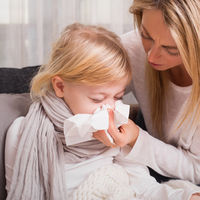 Síntomas de Covid en niños: fiebre, tos y dolor corporal son más habituales que cuando tienen gripe