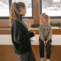 Trece preguntas incómodas de los niños que nos dejan fuera de juego, y cómo responder a ellas