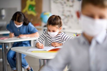 Las mejores mascarillas para niños: cómo deben ser, cómo usarlas y guardarlas