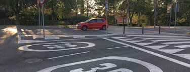 La DGT pide disciplina de carril y recuerda la necesidad de una conducción 'encarrilada' en ciudad