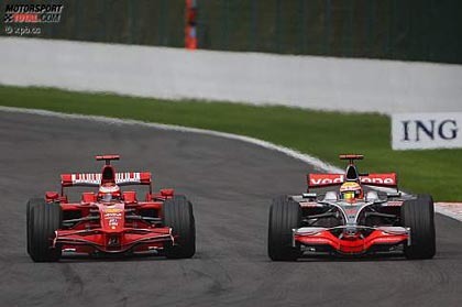 Hamilton sancionado y victoria para Massa