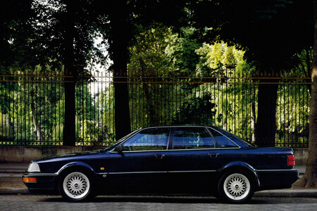 Audi V8 negro