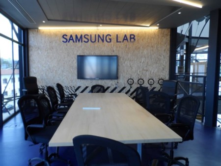 Samsung Lab In2mobile Body