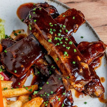 Cómo hacer un adobo de 3 chiles para costillas, lomo o pierna de cerdo, con la receta y consejos de la chef Zahie Téllez