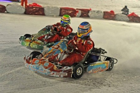 Los pilotos de Ferrari se divirtieron en la nieve y el hielo