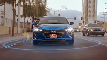 Mira los primeros pasos autónomos del Hyundai IONIQ: con tráfico real y "living Las Vegas"