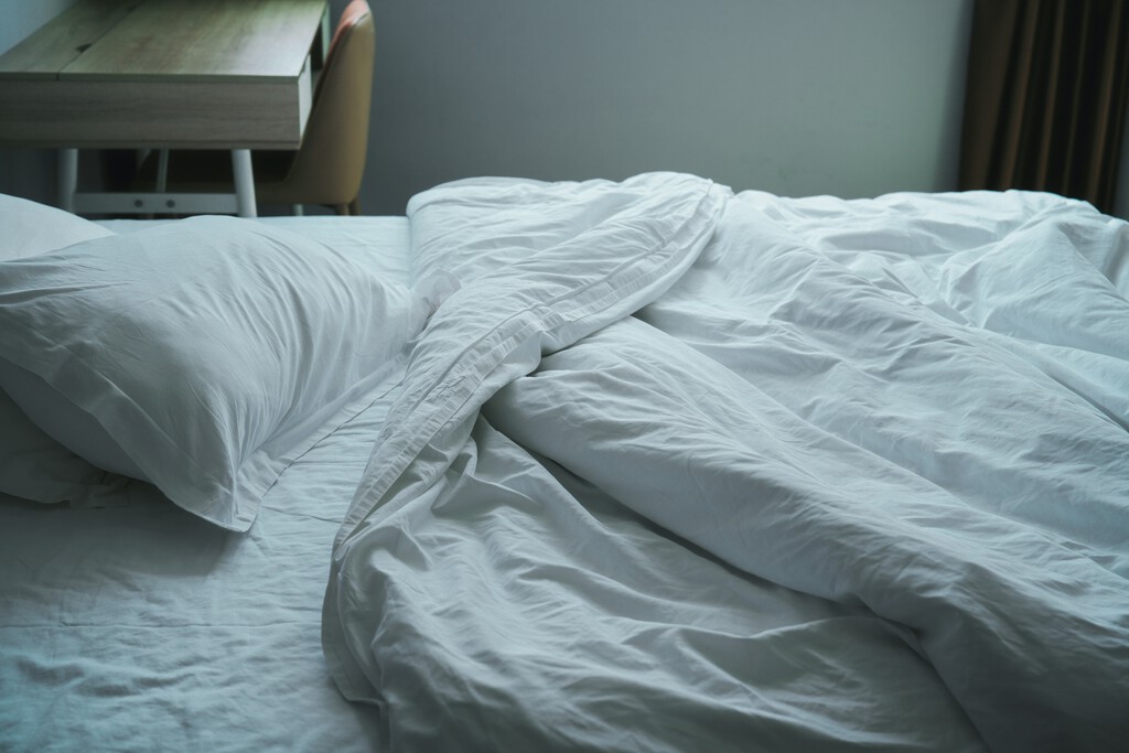 El Corte Inglés rebaja las sábanas blancas más fresquitas del verano: 5 modelos de algodón y lino para dormir mejor