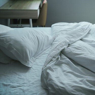 El Corte Inglés rebaja las sábanas blancas más fresquitas del verano: 5 modelos de algodón y lino para dormir mejor
