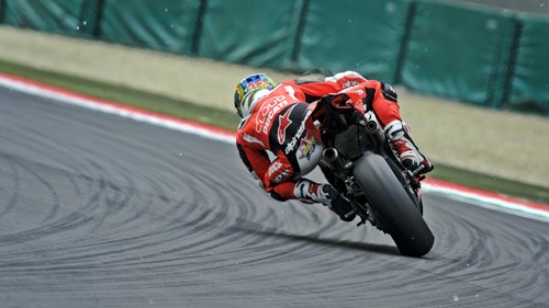 Chaz Davies no tiene piedad en Imola. Segunda victoria, segundo doblete