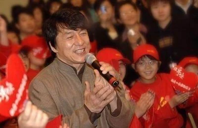 Jackie Chan confiesa haber sido camello, mafioso y jugador cuando era adolescente