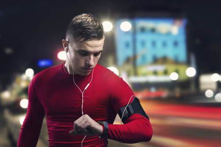 El uso de wearables podría ser de ayuda para motivarnos al correr y prevenir lesiones