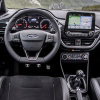 El olor a coche nuevo no gusta en China, y Ford quiere ponerle remedio "horneando" sus coches al sol