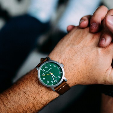 Los relojes de aviador dejan claro la tendencia de este 2026: la funcionalidad se apodera de las muñecas de los hombres con estilo