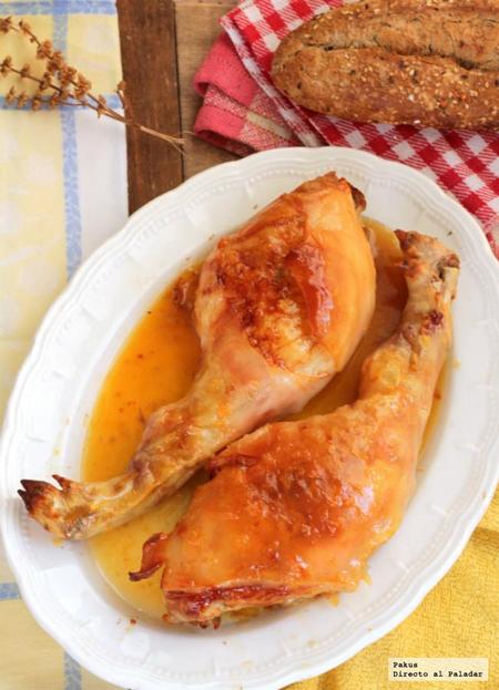 Cochinillo asado con salsa picante de mandarinas. Receta de Navidad