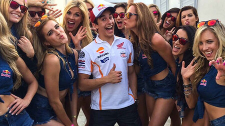 Marquez Azafatas Motogp