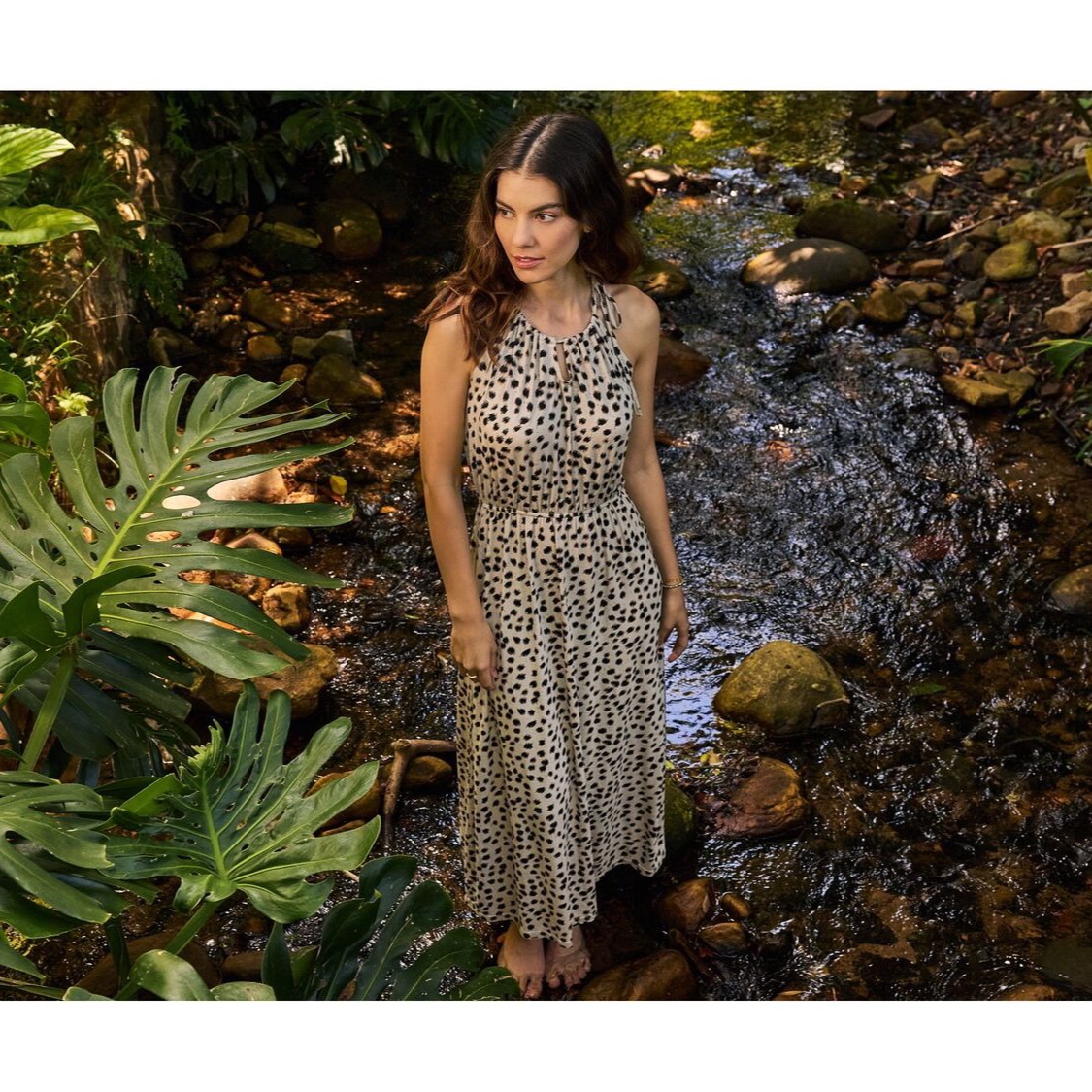 Vestido con tirantes ajustables 