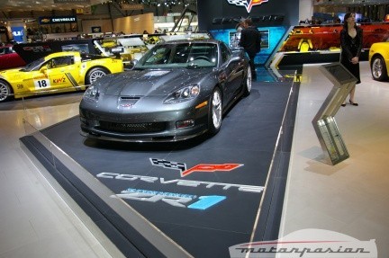 Chevrolet Corvette ZR1 y demás compañía en el salón de Ginebra