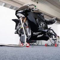 Triumph y Julito Simón ya han puesto en pista su Moto2 prototipo con centralita Magneti Marelli