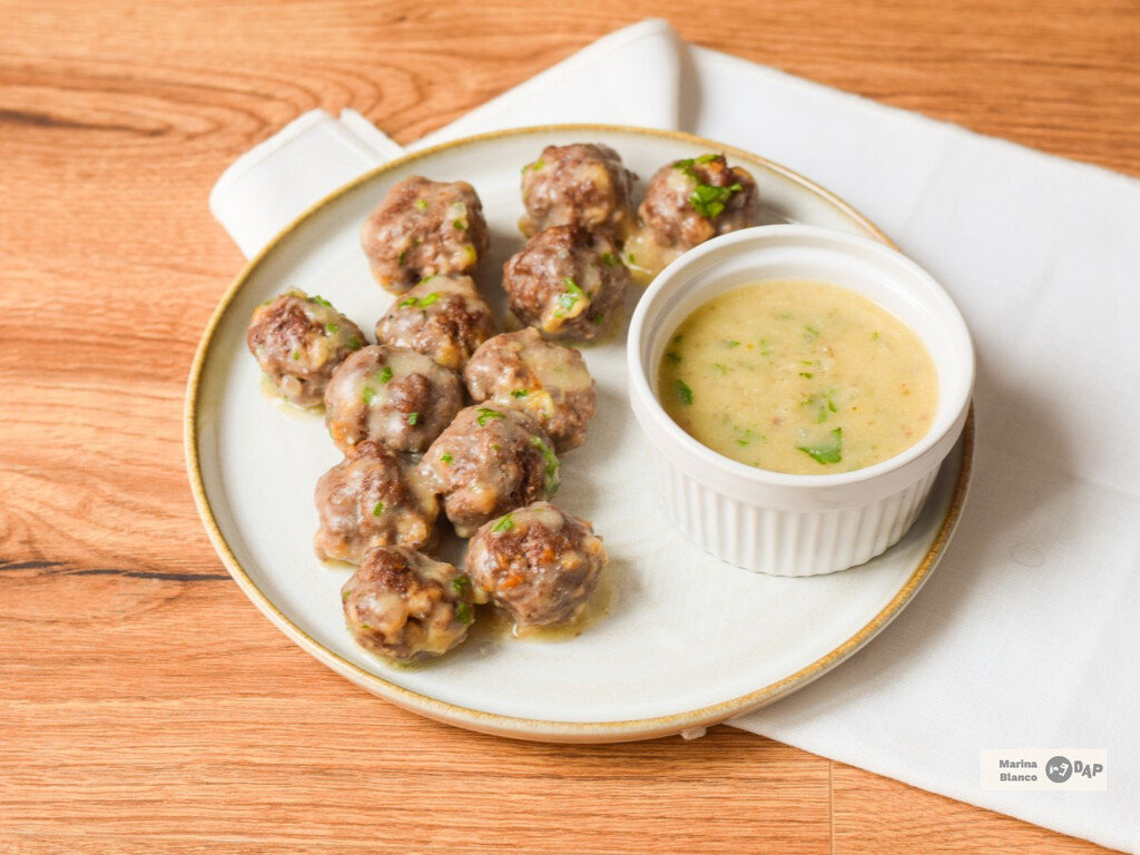 Receta de pilotes de San Joan, las albóndigas catalanas más irresistibles