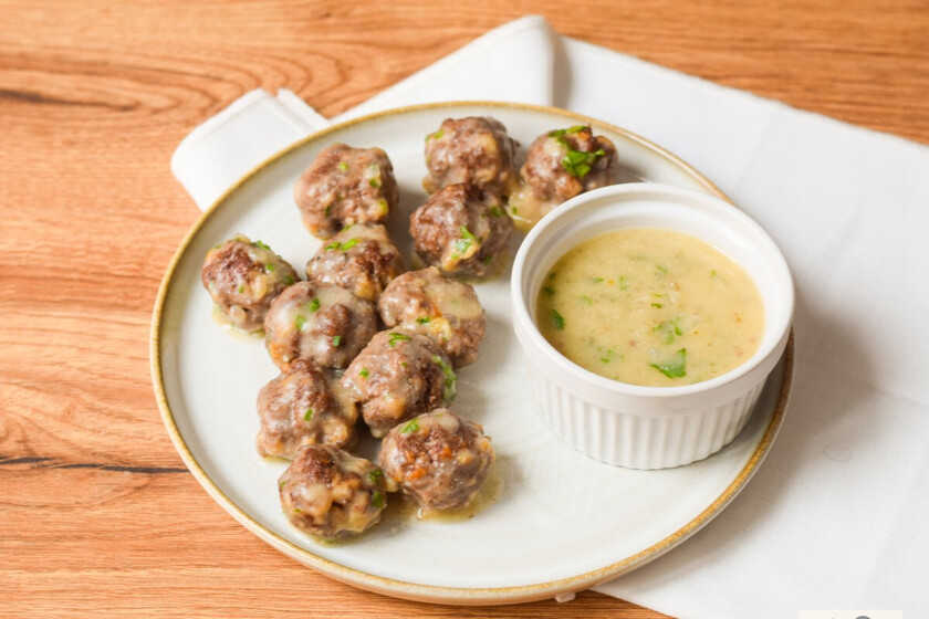 Receta de pilotes de San Joan, las albóndigas catalanas más irresistibles