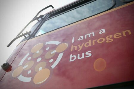 Los míticos autobuses rojos de Londres se rinden al hidrógeno y ya circulan los primeros con pila de combustible