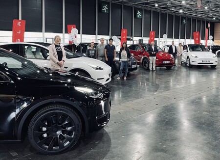 Tesla despierta el miedo en Volkswagen: no sólo esquiva la crisis logística, también se anota récords de producción y entregas