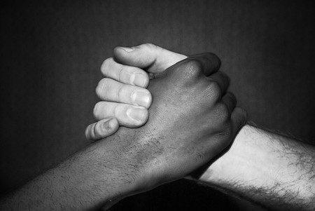 ¿Conquistar un territorio controlado por la competencia? Toca aliarse con el enemigo
