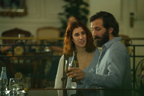 'El centro' nos ofrece un thriller de espionaje con sabor clásico. Una serie adictiva y muy sólida sobre lealtad, secretos y poder