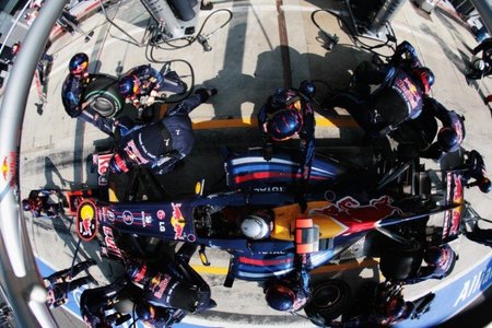Red Bull, pit-stops en menos de 3 segundos
