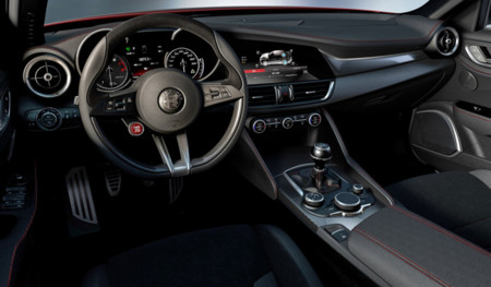 Esto es todo lo que conocemos del interior del Alfa Romeo Giulia, de momento