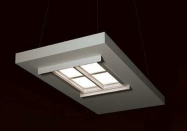 Una lámpara con forma de ventana