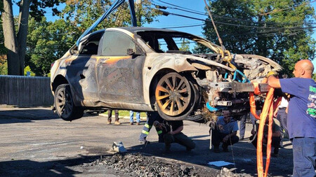 Fuego Tesla Stamford Fire Departament 1