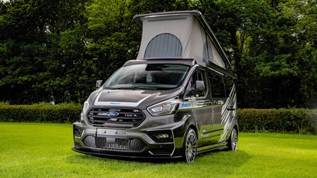 Esta Ford Transit es la furgoneta camper más cañera, y su dueño se ha gastado 86.000 euros