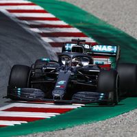 Lewis Hamilton es sancionado con tres posiciones por molestar a Kimi Raikkonen y saldrá cuarto