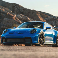 Se compró un auto deportivo “nuevo” por 5 millones de pesos y descubrió que mecánicos en prácticas lo habían usado para aprender a montar y desmontar piezas