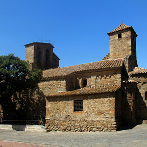 Este bonito pueblo, Patrimonio de la Humanidad, es el más antiguo de Cataluña y está solo dos horas de Barcelona 
