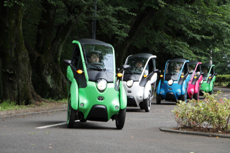 Toyota busca la aceptación del i-ROAD y ataca con otro gran despliegue